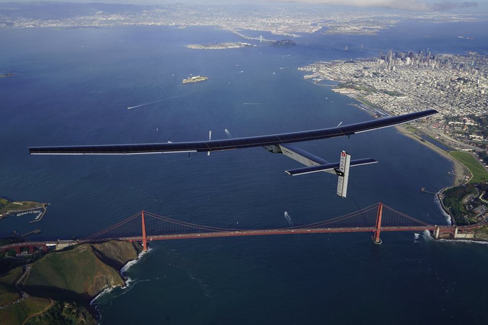 Space Impulse Si2 & Bertrand Piccard above San Francisco