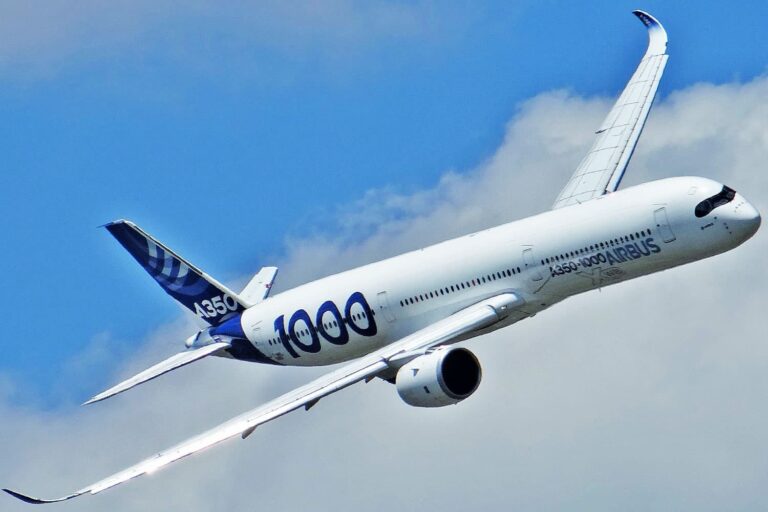 Autonomous Avionics: How the Airbus A350-1000 Is Setting New Standards ...